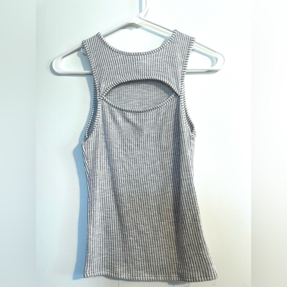 Key hole tank top
